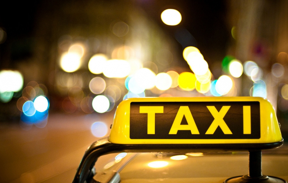 Cum vă lasă taximetristul fără telefonul mobil! A pățit-o o turistă, în Mamaia - taxi1366588742-1367927572.jpg