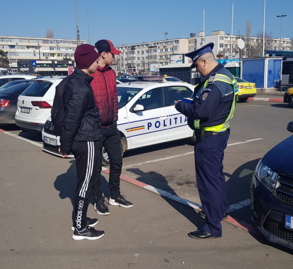 Razie în fața Gării Constanța, pentru depistarea taximetriștilor ilegali - taxisursaipjcta-1581963772.jpg