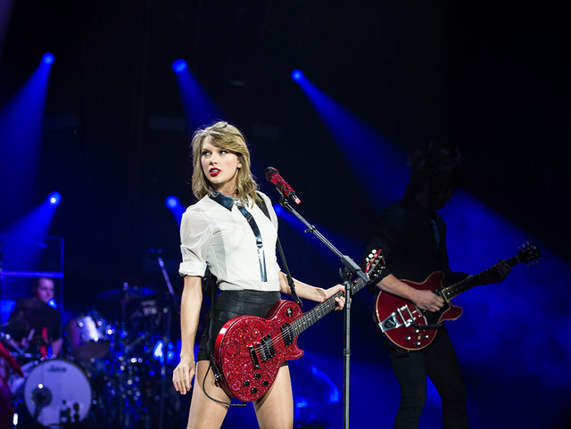 Taylor Swift, cea mai populară artistă din lume - taylorswift-1424763416.jpg