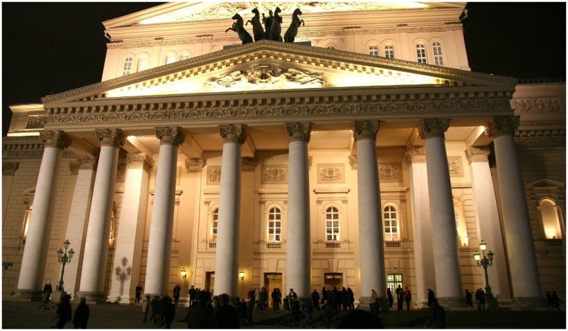 Un artist al Teatrului Bolşoi a murit pe scenă, strivit de un decor - teatru-1633857377.jpg