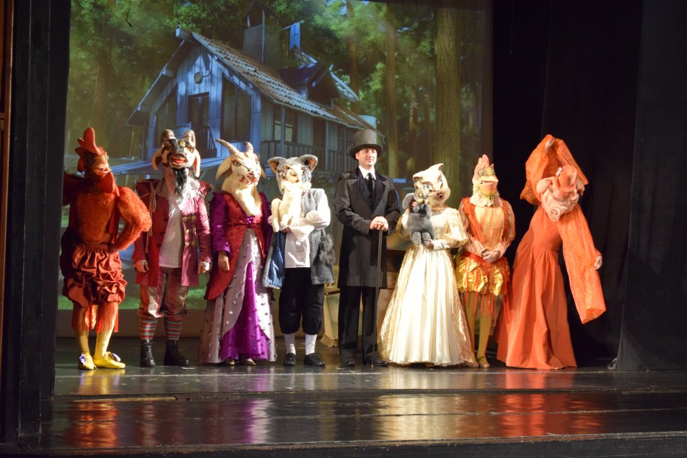 „Pisica doldora de bani și nepoții ei orfani” vor performa la Teatrul „Căluțul de mare” - teatru-pisica-doldora-1688127122.JPG