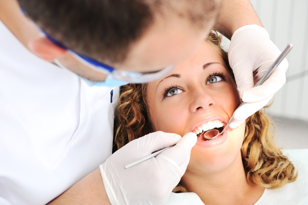 Examen pentru obținerea gradului de medic dentist și farmacist - teethcleaning-1368221660.jpg