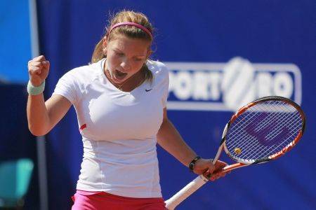 Tenis, turneu WTA din Luxemburg / Simona Halep s-a calificat în optimi - tenis1-1319022346.jpg