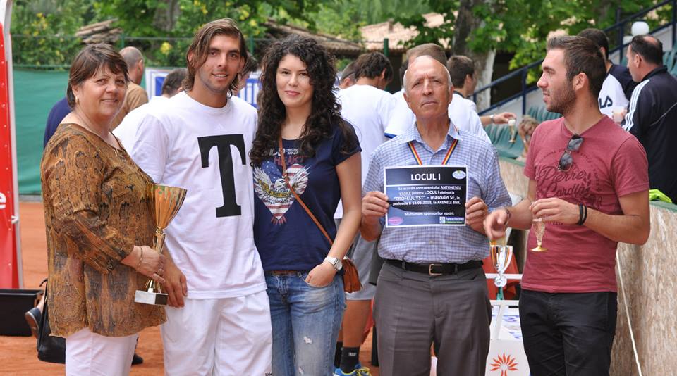 Tenis / Un tenisman din Constanța a luat 2.000 de euro pentru primul loc la Trofeul YST - tenisantonescu-1371206276.jpg