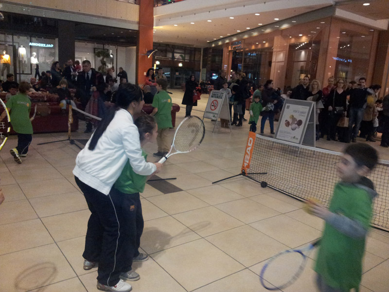 Tenis Club Idu a inițiat copiii în sportul alb la City Park Mall - tenisidu-1362161152.jpg