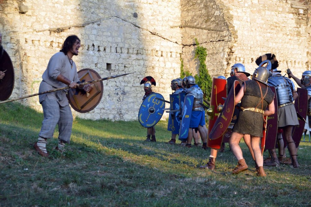 Festival Antic. Termele Romane se transformă în loc de luptă între gladiatori - termele3-1566937260.jpg
