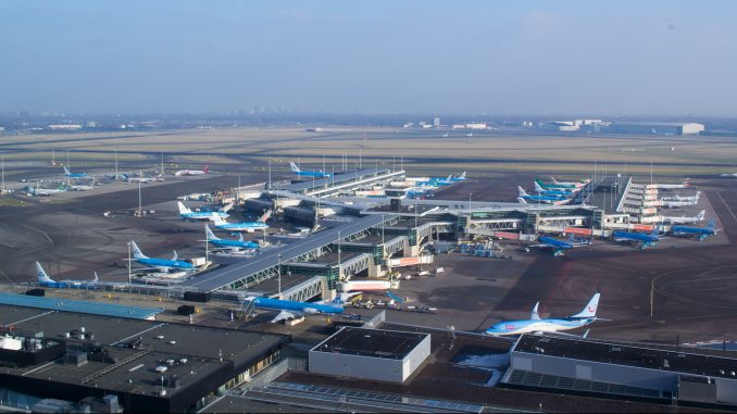 Două avioane cu pasageri s-au ciocnit pe aeroportul Schiphol din Amsterdam - terminal11e1546282923902678x381-1562703691.jpg