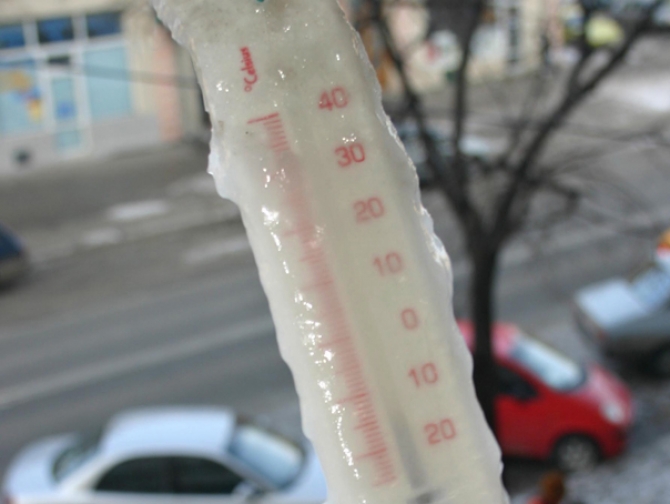 Cea mai scăzută temperatură din această toamnă în România, minus 3,1 grade Celsius - termometruinghetat-1411024580.jpg