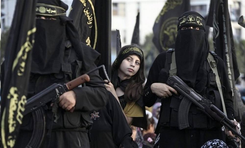 Poliția, pe urmele unei rețele formate din femei înstărite, care sprijină Statul Islamic - teroriste-1450709378.jpg