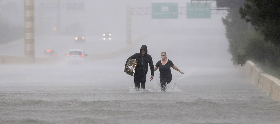 Donald Trump vizitează zona afectată de uraganul Harvey - texas-1503946907.jpg