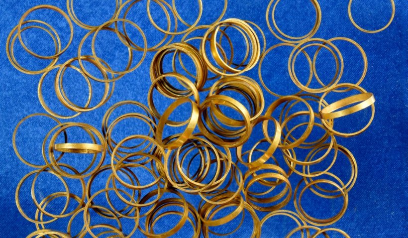Tezaur cu 169 de inele de aur, descoperit de arheologii români - tezaur-1661790032.webp