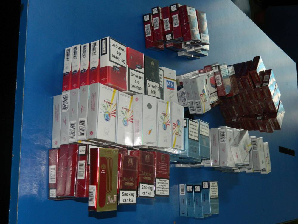 Țigări și parfumuri contrafăcute, confiscate de jandarmii constănțeni - tigari-1472119786.jpg