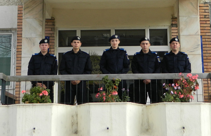 Tineri absolvenți  la Inspectoratul  de Jandarmi Județean Constanța - tineriabsolventi-1541520442.jpg