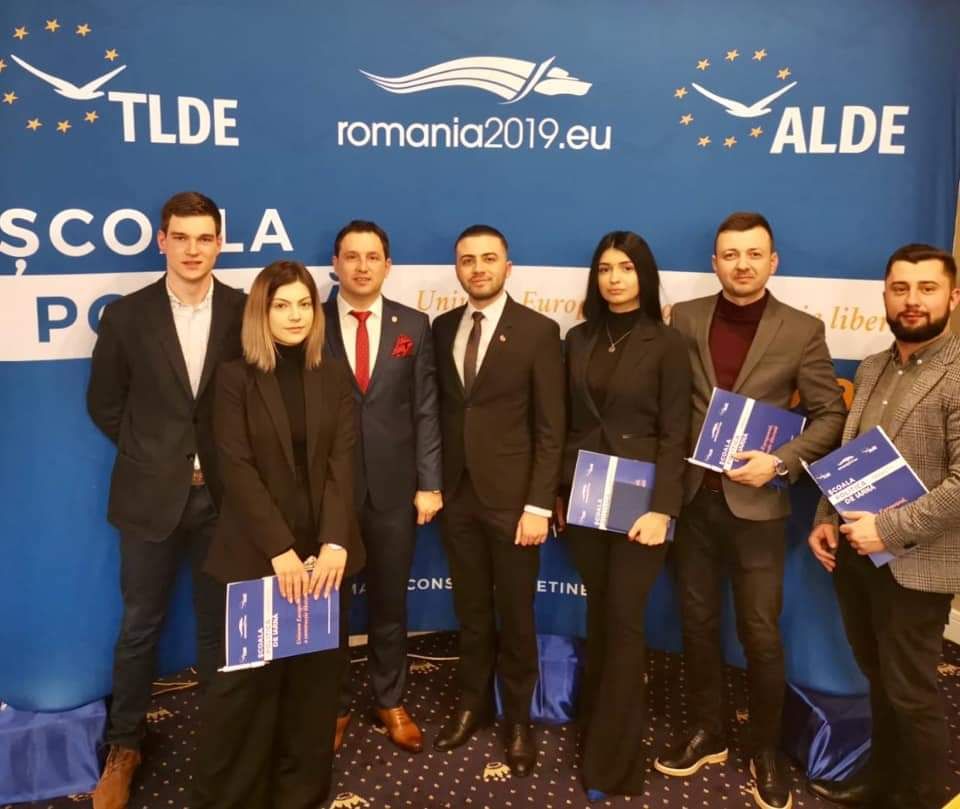 Tinerii din ALDE Constanța s-au reunit la Școala de Iarnă. Ce subiecte au dezbătut - tineriidinaldeconstanta-1550616710.jpg