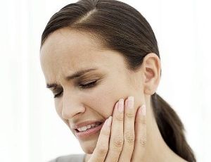Remedii naturale pentru abcesul dentar - toothache300-1346084495.jpg