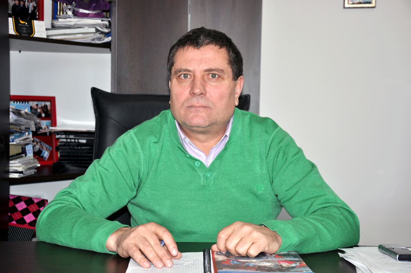 Primarul din Topraisar, Stelian Gheorghe, la al cincilea mandat. Ce planuri are pentru comună - topraisarsteliangheorghe-1468252633.jpg