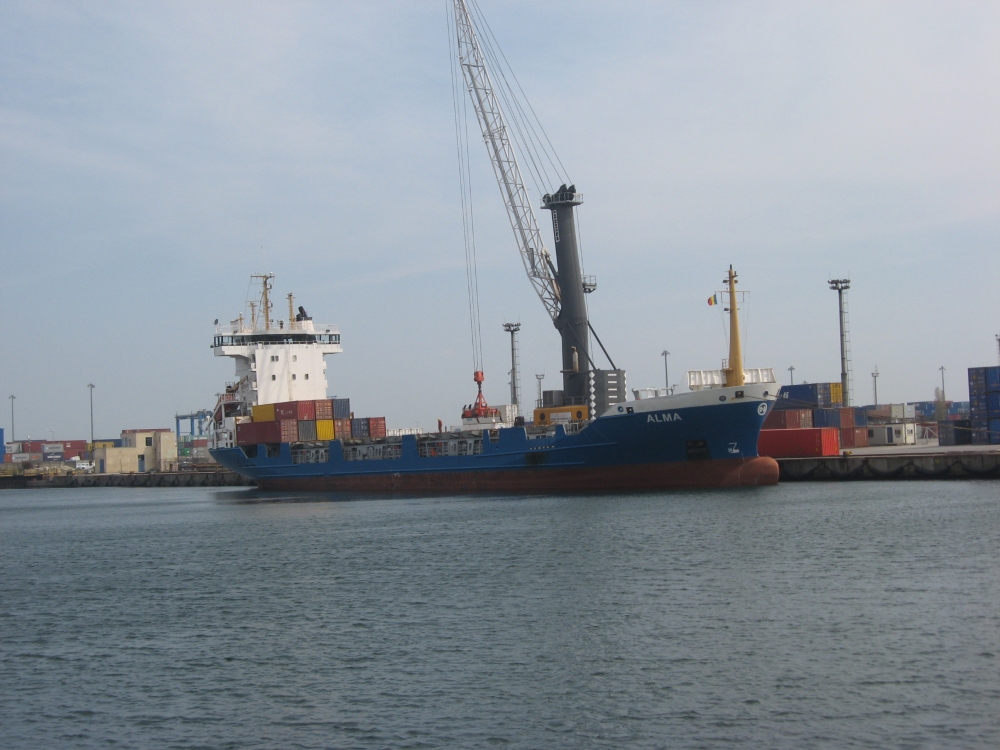 În porturile Constanța, Midia și Mangalia: 21 nave sub operațiuni de încărcare - descărcare - trafic-1399359855.jpg