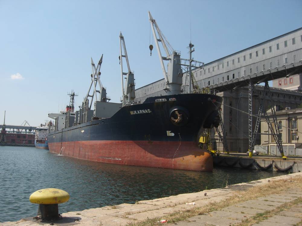 12 nave încarcă cereale în portul Constanța - trafic-1422260025.jpg