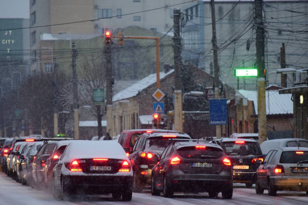 Ninge la Constanța. Trafic dificil în oraș - trafic-1516261386.jpg