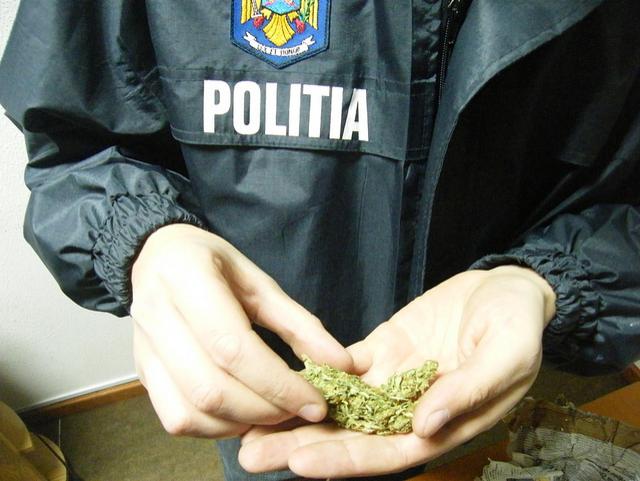 Minivacanța de 1 Mai / Polițiștii ne atenționează asupra consumului de droguri - traficdedroguripolitia-1556176145.jpg