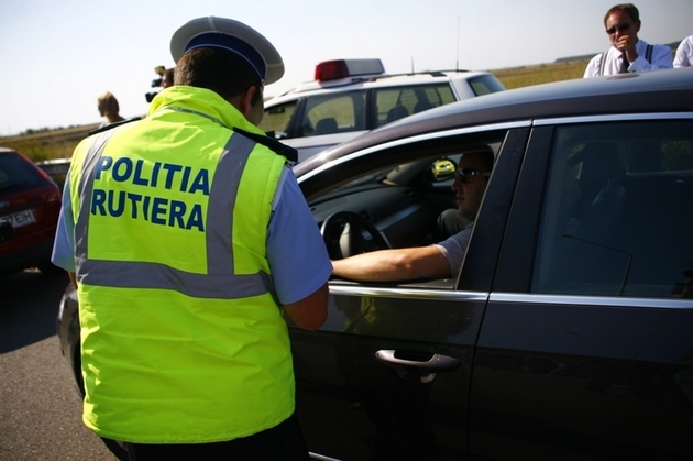 Șofer fără permis depistat de polițiștii de frontieră - traficpolitiepublimediaadrianane-1334133118.jpg