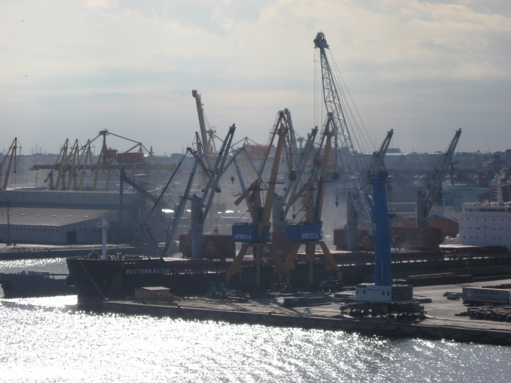 În porturile Constanța, Mangalia și Midia: 40 nave sub operațiuni de încărcare - descărcare - traficport-1391418791.jpg
