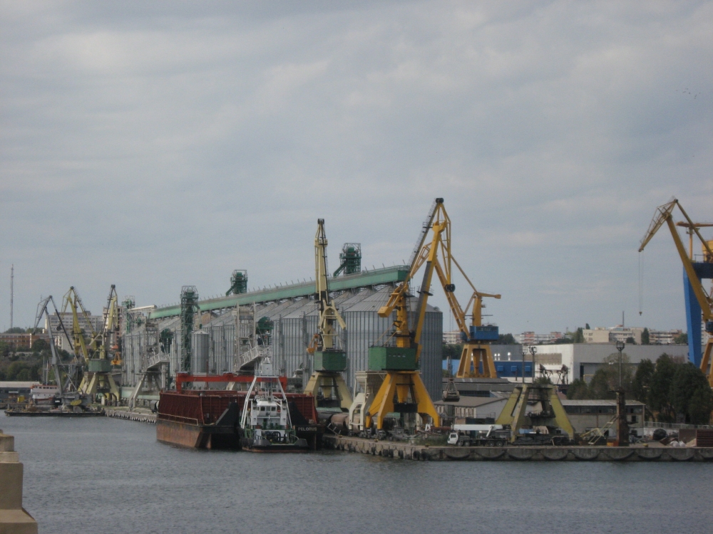 În porturile Constanța și Midia: 27 nave sub operațiuni de încărcare - descărcare - traficportuar-1389603600.jpg