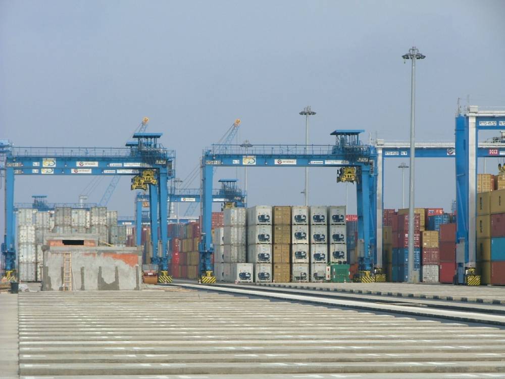 Ce se întâmplă cu traficul de containere la Marea Neagră - traficul-1448974210.jpg