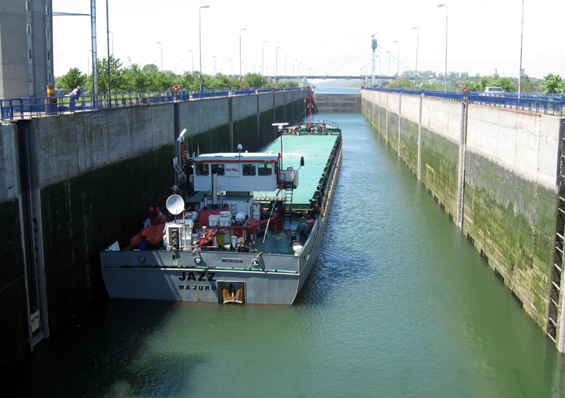 Traficul de mărfuri pe canalele navigabile e cu 21% sub nivelul anului trecut - traficulpecanalele-1492692228.jpg