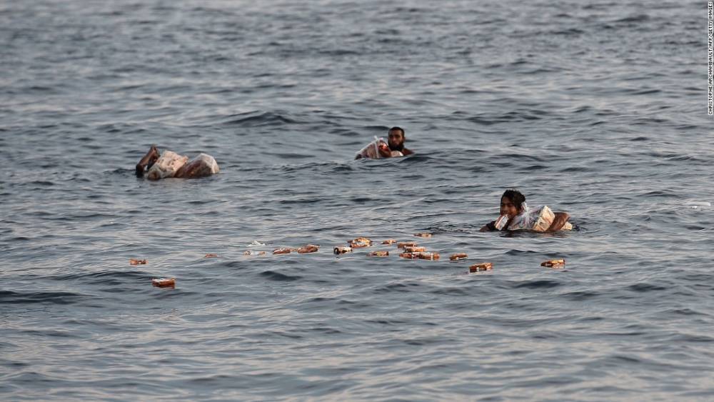 Tragedie navală cu 18 oameni morți, mai mult de 40 de persoane dispărute - tragedienavalacu18oamenimorti-1478432929.jpg