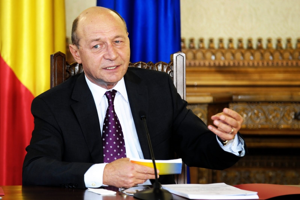Președintele Băsescu a promulgat legea care interzice cămătăria - traianbasescu-1321372706.jpg