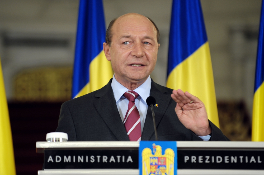 Băsescu pleacă la Bruxelles pentru semnarea Tratatului de guvernanță fiscală - traianbasescu-1330530236.jpg