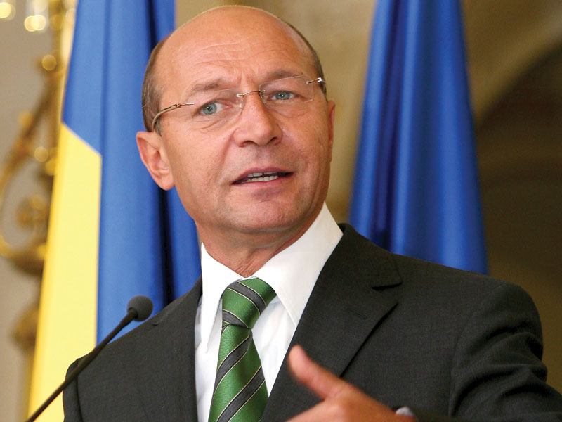 Traian Băsescu: Obiectivele vizitei la Berlin sunt consolidarea relației bilaterale și acțiune comună în UE - traianbasescu1-1320918339.jpg