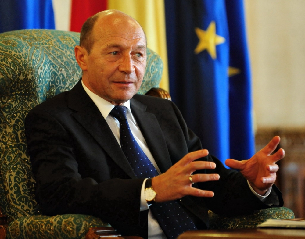 Președintele Băsescu va aborda problema Schengen la Summitul din 17 octombrie - traianbasescufotoliu-1317843508.jpg