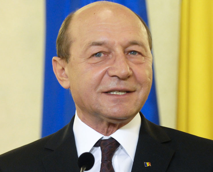 Traian Băsescu: Regret profund trecerea în neființă a lui Radu Vasile - traianbsescu-1372843760.jpg