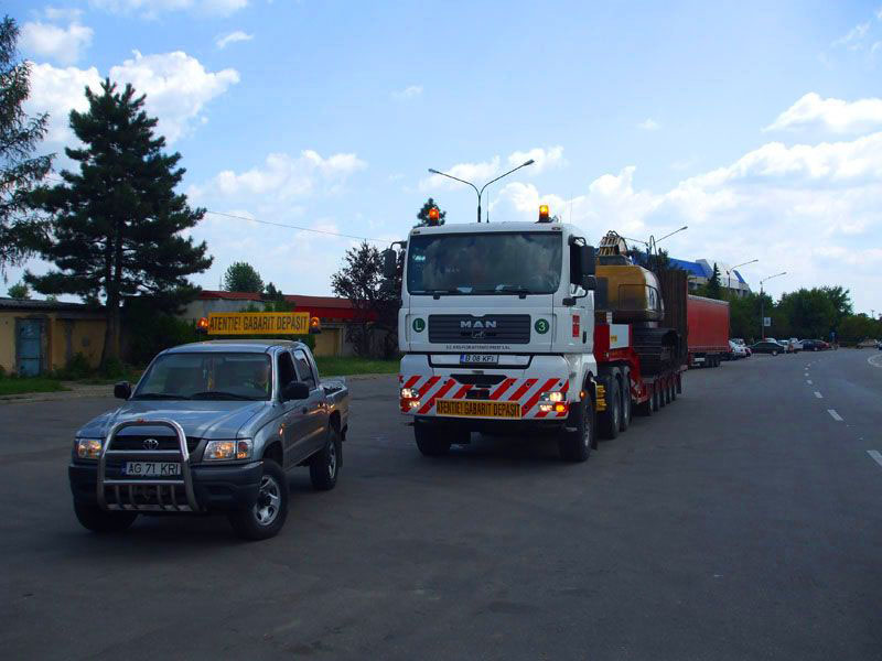 Tarife majorate / Vehiculele agabaritice plătesc 1.000 de euro pentru a tranzita România - transportagabaritic1377627589-1379577949.jpg
