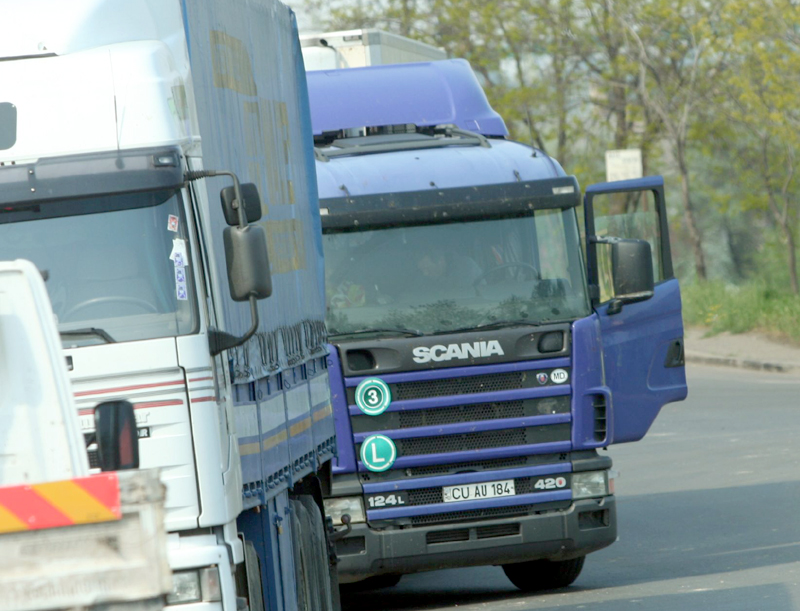 Transportatorii pot cere autorizațiile CEMT până pe 13 decembrie - transportatoriipotcereautorizati-1386702174.jpg