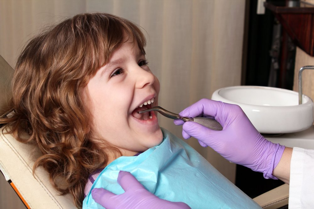 Recomandarea specialistului - Copiii trebuie duși la un medic dentist de la 7-8 ani - tratamentdentarcopii-1622745451.jpg