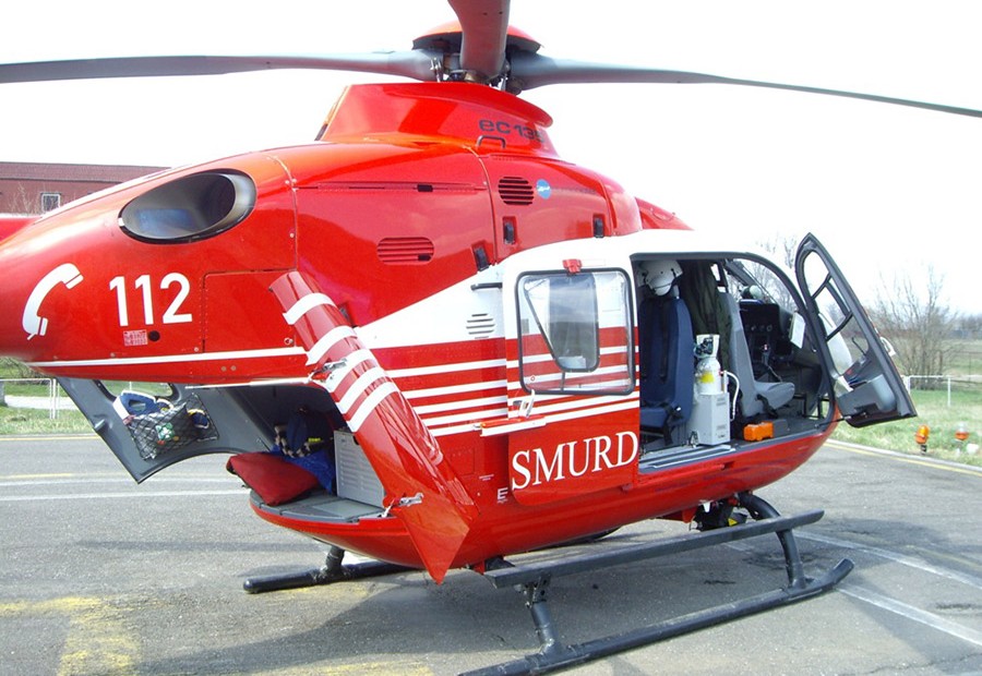 Trei misiuni cu elicopterul SMURD la Constanța - treimisiunicuelicopterulsmurdlac-1386493706.jpg