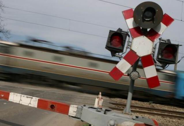 Bărbat din CONSTANȚA, lovit mortal de tren - tren-1407518030.jpg