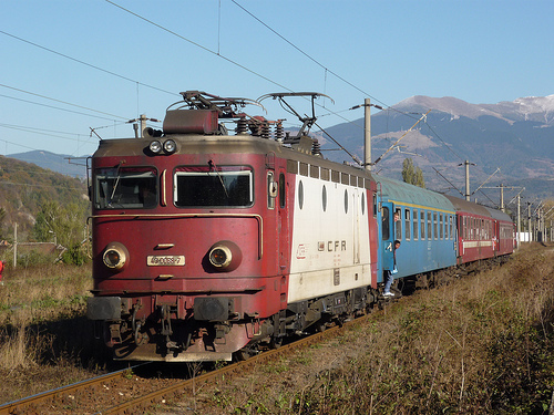 CFR întrerupe circulația trenurilor de călători între Medgidia și Tulcea - tren1449235404-1506599972.jpg
