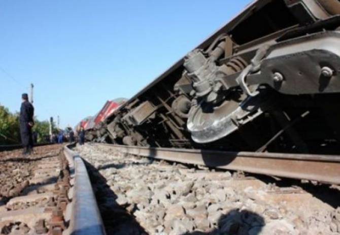 Tren cu 34 vagoane, deraiat în Constanța - trenderaiat50058600-1555754637.jpg