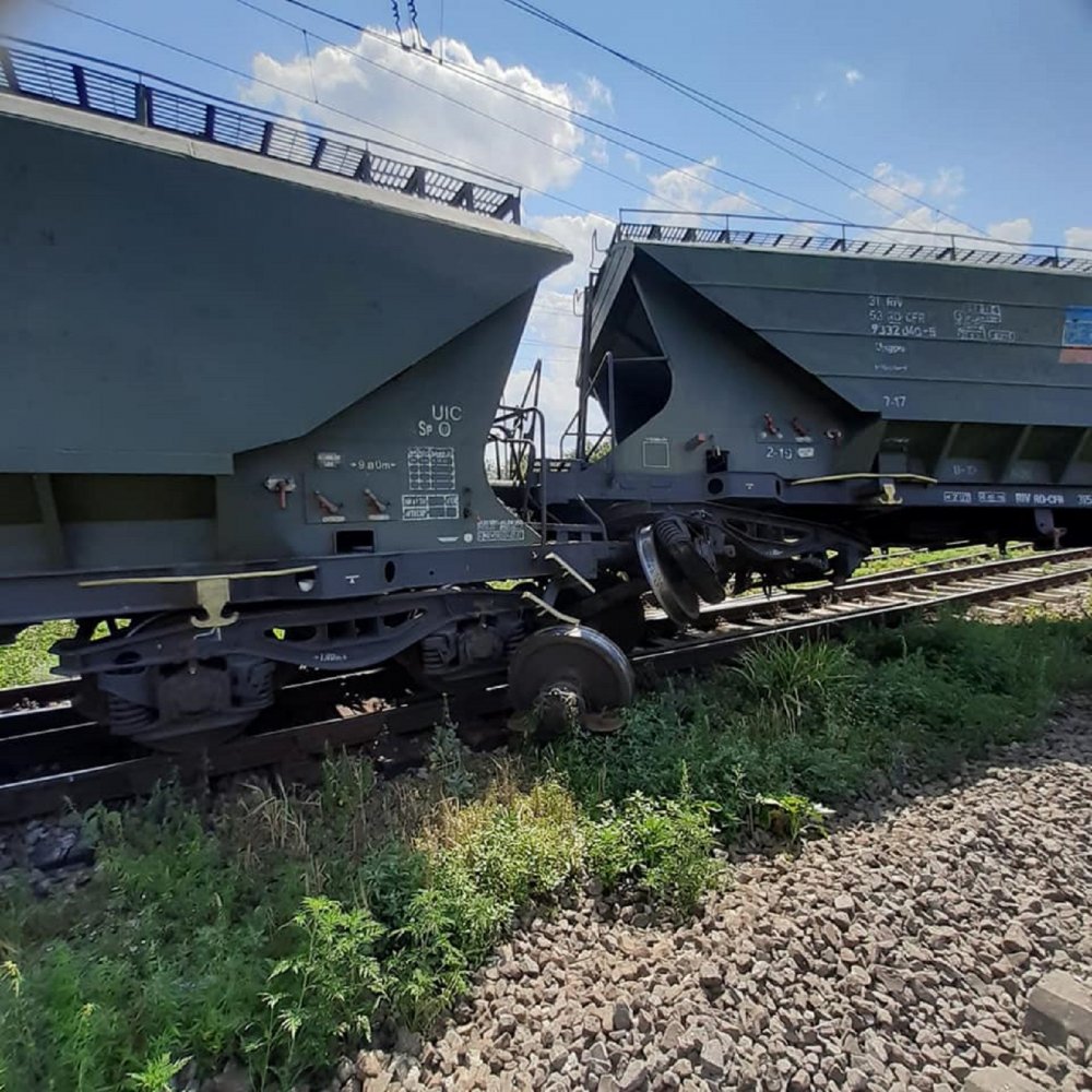 Un nou incident feroviar. Un vagon al unui tren de marfă a deraiat în staţie la Medgidia - trenmarfaderaiatbucuresticonstan-1628231816.jpg