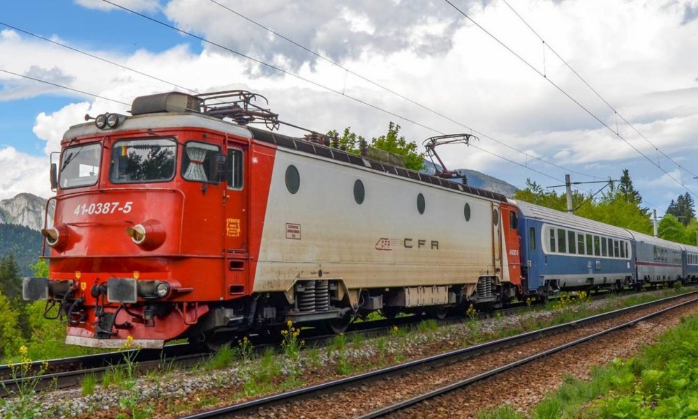 CFR şi-a pregătit corespunzător trenurile, pentru perioada de caniculă - trenuri-1658319215.jpg