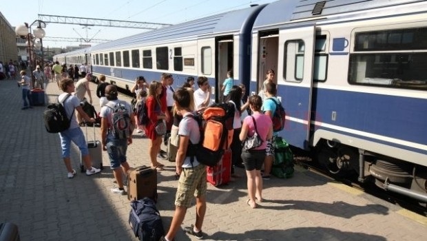 MINIVACANȚA DE SF. MARIA / Mii de trenuri vor circula zilnic - trenurivara-1502454531.jpg