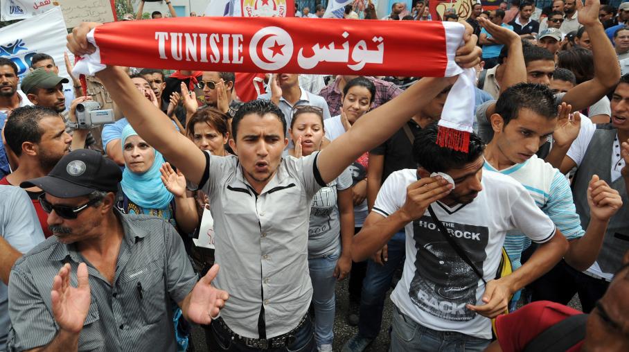 Mii de manifestanți cer demisia guvernului tunisian - tunis-1377493004.jpg