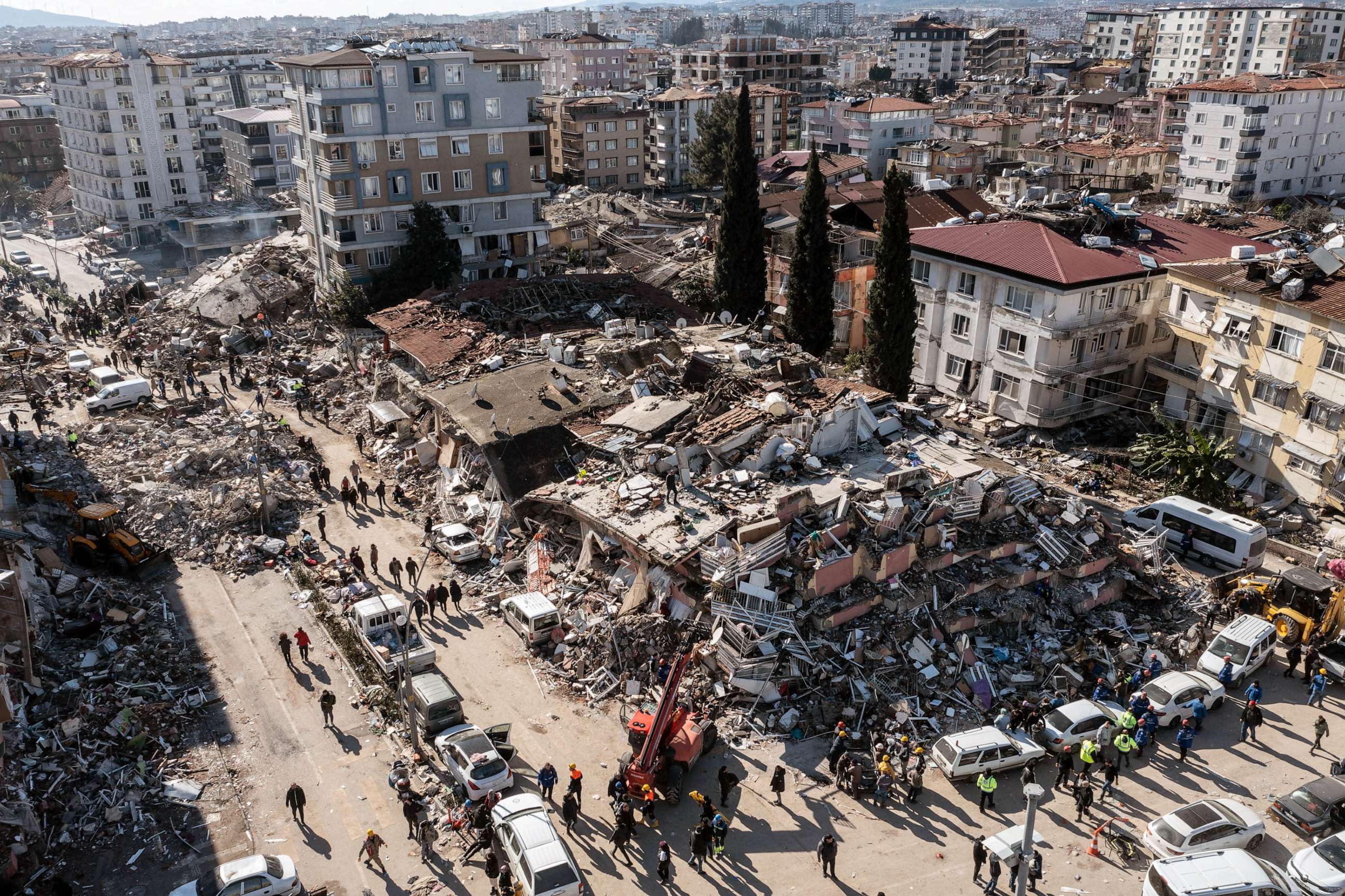 Turcia comemorează victimele cutremurului din 6 februarie 2023, cel mai grav dezastru din istoria modernă a ţării - turcia-1-an-de-la-cutremur-1707068614.jpg