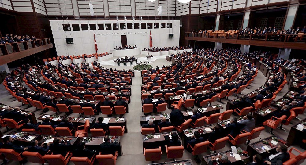 Parlamentul turc a aprobat prelungirea cu trei luni a stării de urgență - turcia-1500323811.jpg