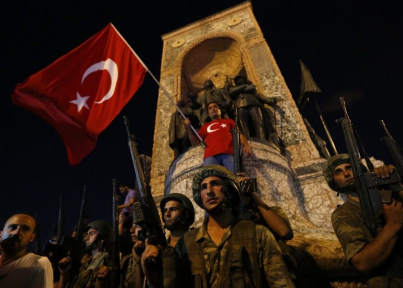 Turcia: Ultim bilanț - 90 morți, 1.154 răniți și 1.563 arestări din cadrul personalului militar - turcia4800x572-1468658574.jpg