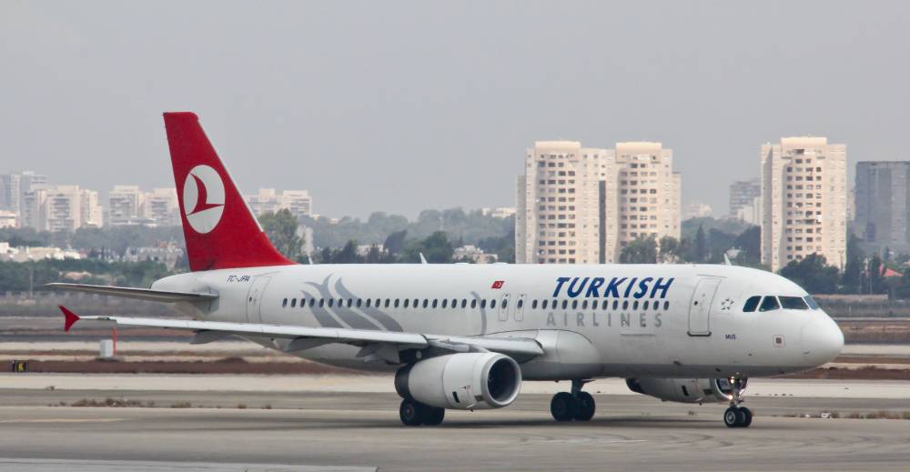Amenințare cu bombă la bordul unui avion Turkish Airlines - turkishairlinesairbusa320232tela-1427720091.jpg